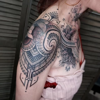 Shoulder view - Ornemental Tattoo- Black Hat Tattoo Dublin - The Black Hat Tattoo