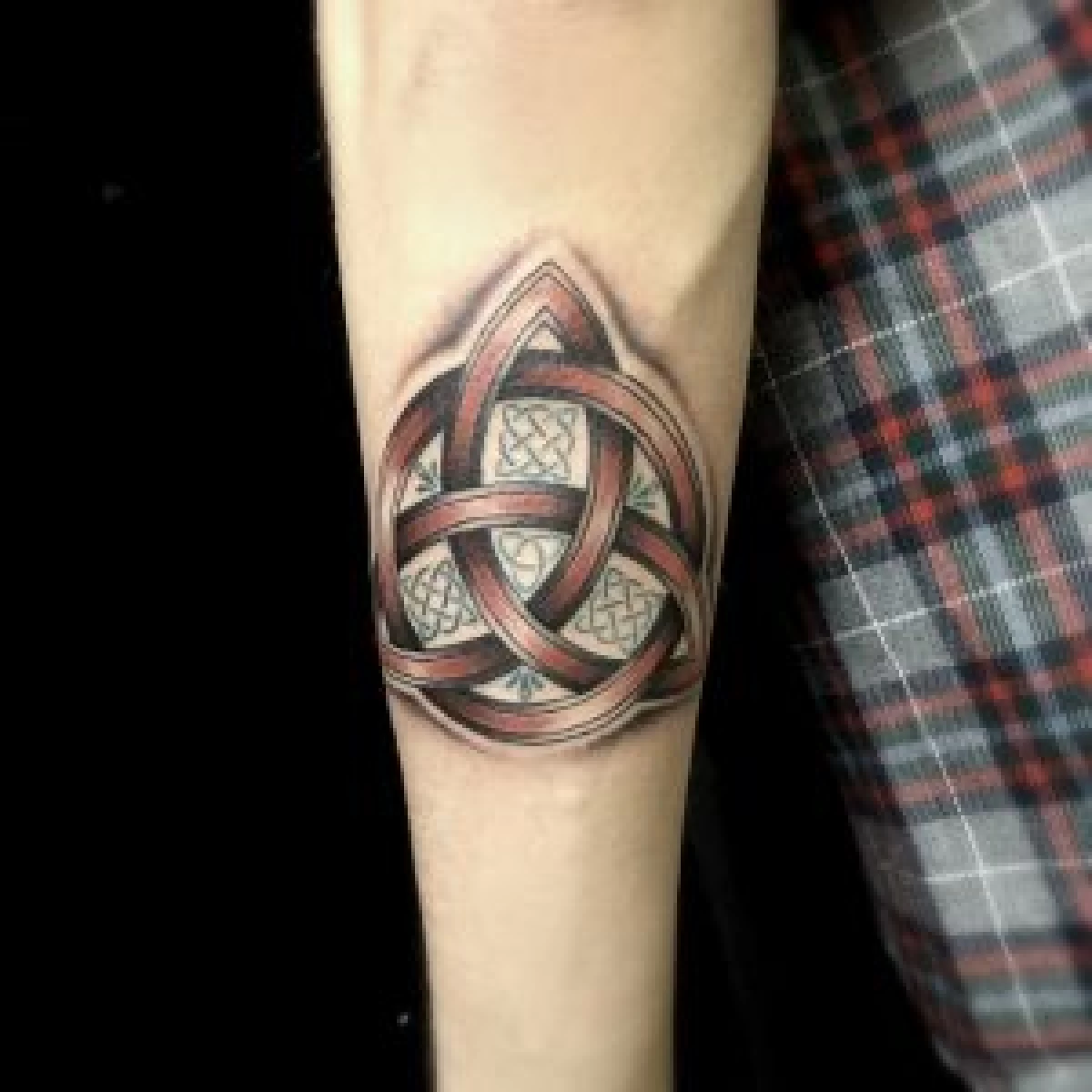 Celtic-knot-Triskel-Tattoo-The-Black-Hat-Tattoo-Dublin-2019-James-Kennedy-300x300