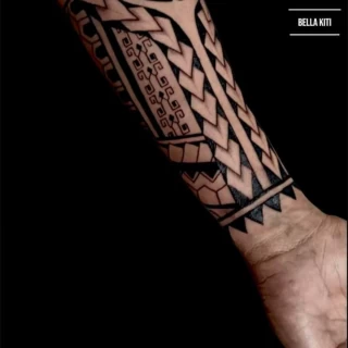 Bella Guest Tattoo Artist Black Hat Tattoo Nice - 20237 - The Black Hat Tattoo