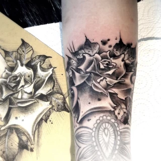 Rose - Tattoo Neotraditionnal - Black Hat Tattoo Dublin - The Black Hat Tattoo