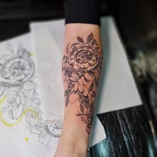 Realist clock on arm - Realism, Microrealism and Portrait Tattoo - Black Hat Tattoo Dublin - The Black Hat Tattoo