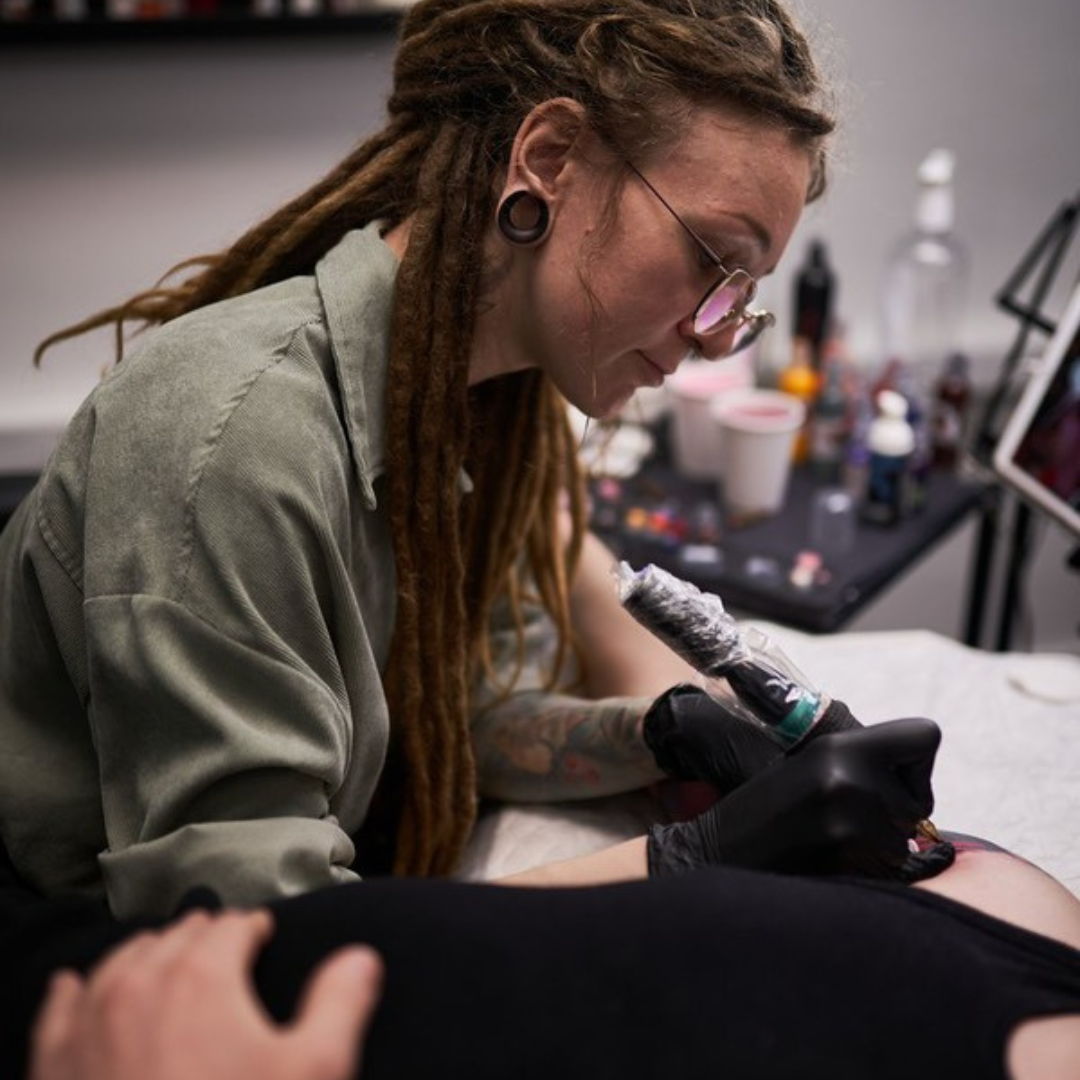 Yuliya murashowa - Guest Artist - Black Hat Tattoo Nice1 - The Black Hat Tattoo
