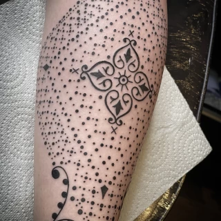 Geometric tattoo - Ornemental Tattoo- Black Hat Tattoo Dublin - The Black Hat Tattoo